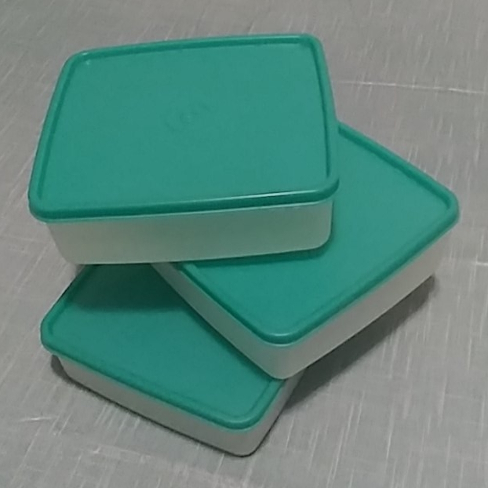 Tupperware Large Storage Picnic Set - Picture 4 of 5